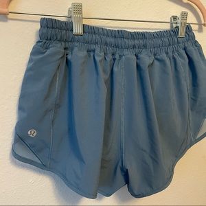 lululemon hotly hot 2.5 inch shorts